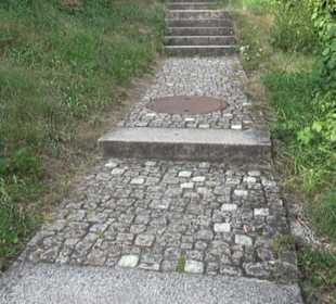 Skulptur fluoreszierende Pflaster von Heubner