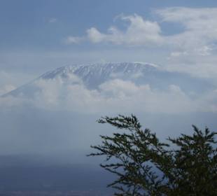 Kibo, früh mit paar Wolken