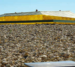 Bau von einer Stein-Pyramide 