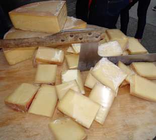 Käsestand auf dem Grünmarkt