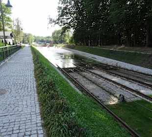 Hier tauchen die Schiffe ins Wasser