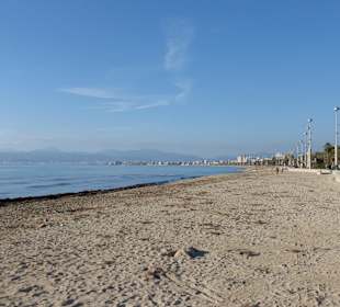 Gutes Wetter im November am Strand