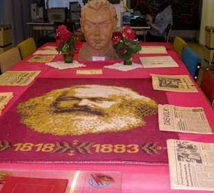 Der wichtige Tisch im Konferenzraum