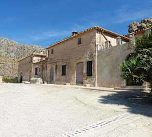 Finca zu Beginn der Wanderung zur Cala Boquer