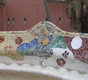 Park Guell in Barcelona / Bank von Gaudi