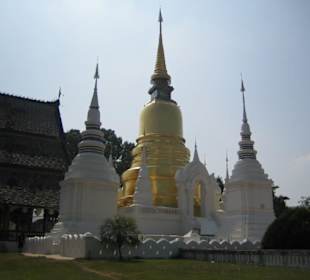 Chedi in Wat Suan Dok
