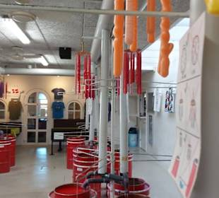 Hier werden Kerzen, selbst,  gezogen 