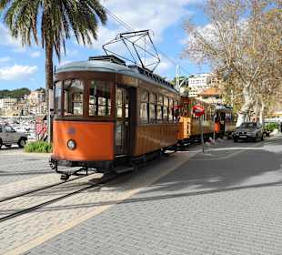Soller mit historischer Strassenbahn
