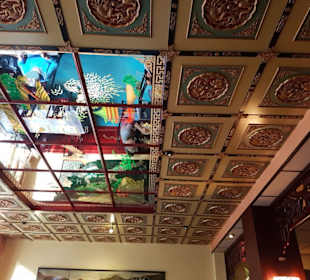 Sehr schöne Deckenverkleidung