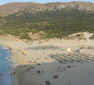 Strand von Cala Mesqiuda