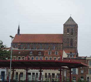Außenansicht vom Bahnhof aus