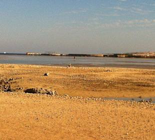 Strand beim Nachbarshotel/Hafen