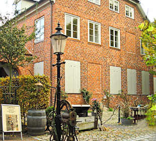 Уголок старого города.