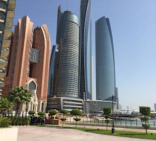 Blick vom Hotel Khalidiya Palace Rayhaan by Rotana zu dem Et