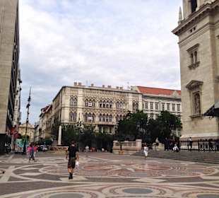 Plac przed Bazyliką św. Stefana