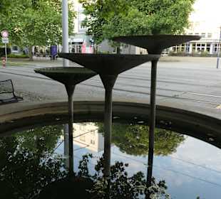 Kelchbrunnen, Brunnen mit 3 kelchartigen Schalen