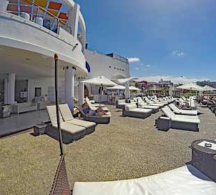 Kaluna-Strand-Bar-Terrasse