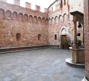 Palazzo Chigi-Saracini