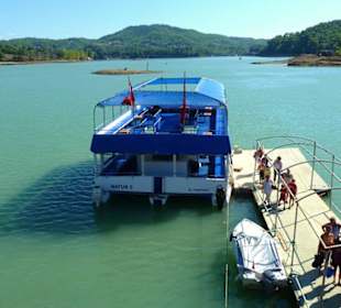 Katamaranfahrt auf dem Oymapinar-Stausee