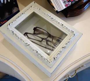 Nette Geste: Auf Wunsch gibt es eine Lesebrille