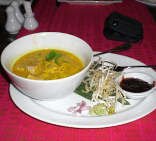 Restaurant Smile House Yellow Chicken