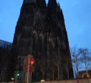 Vom Dom durch den HBF, zum Eigelstein Ende 8 min.