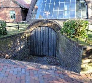 Ausgang von den Öfen des Glasturmes