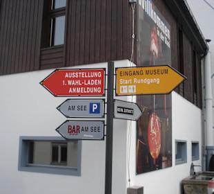 Wegweiser zu den Sehenswürdigkeiten