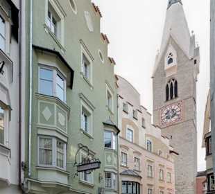 Apothekenhaus mit Weißem Turm