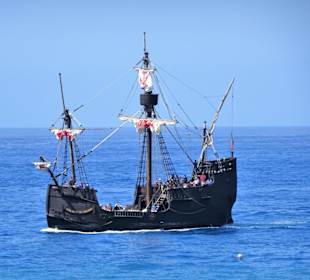Die Santa Maria de Colombo vor der Küste