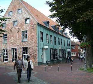 Gasthof von 1696 am Hafen
