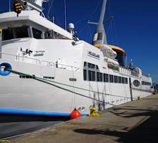 Die MS Helgoland am Kai