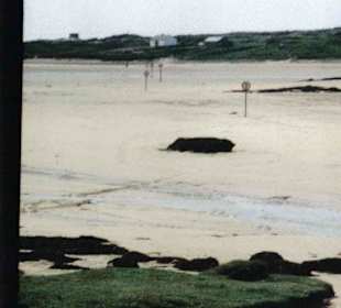 Der gefährliche Weg zum Inselfriedhof