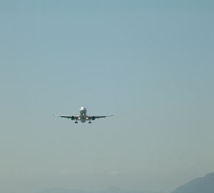 Flugzeug landet