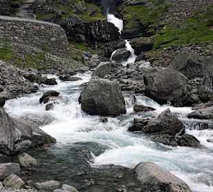 Wasserfälle gibt es hier viele 