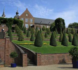 Treppe zur Kirche und zum Café