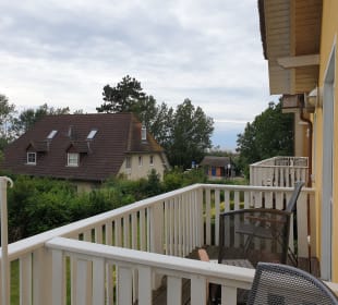 Blick vom Zimmer mit seitlichem Blick zum Meer Hotel der Fischländer