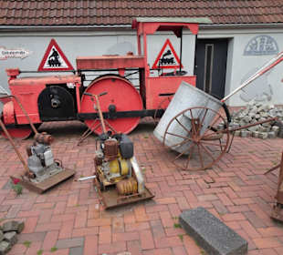 Das Außengelände des lüttjen Museums