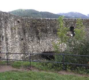 Burg Husen
