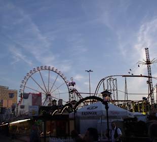 Ausblick auf Karuselle & Riesenrad