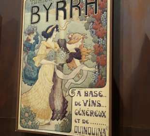 Historische Werbeplakate in der Caves Byrrh