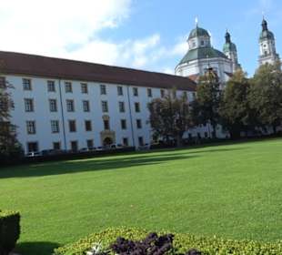 Mosaikbecken im oberen Hofgarten