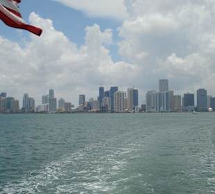 Skyline Miami Bayside   vom Boot aus