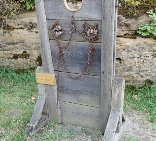 Pranger in der Burg Altenstein