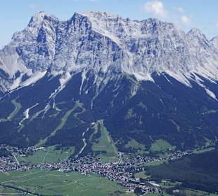 Ehrwald vor der Zugspitze