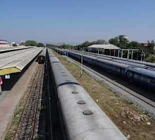 Im Bahnhof von Udaipur