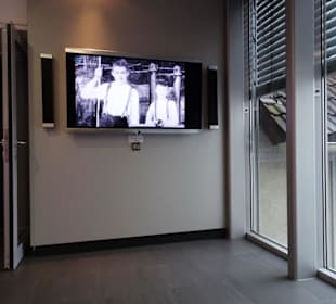 Einführendes Video im Flakonglasmuseum