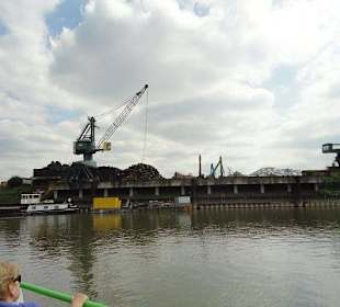 Große Kölner Hafenrundfahrt