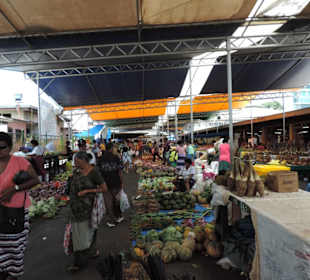 Auf dem Markt von Suva