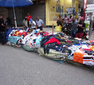 Seitenstrassen um den Kariakoo Markt